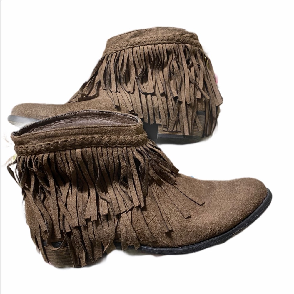 Fringe suede Booties